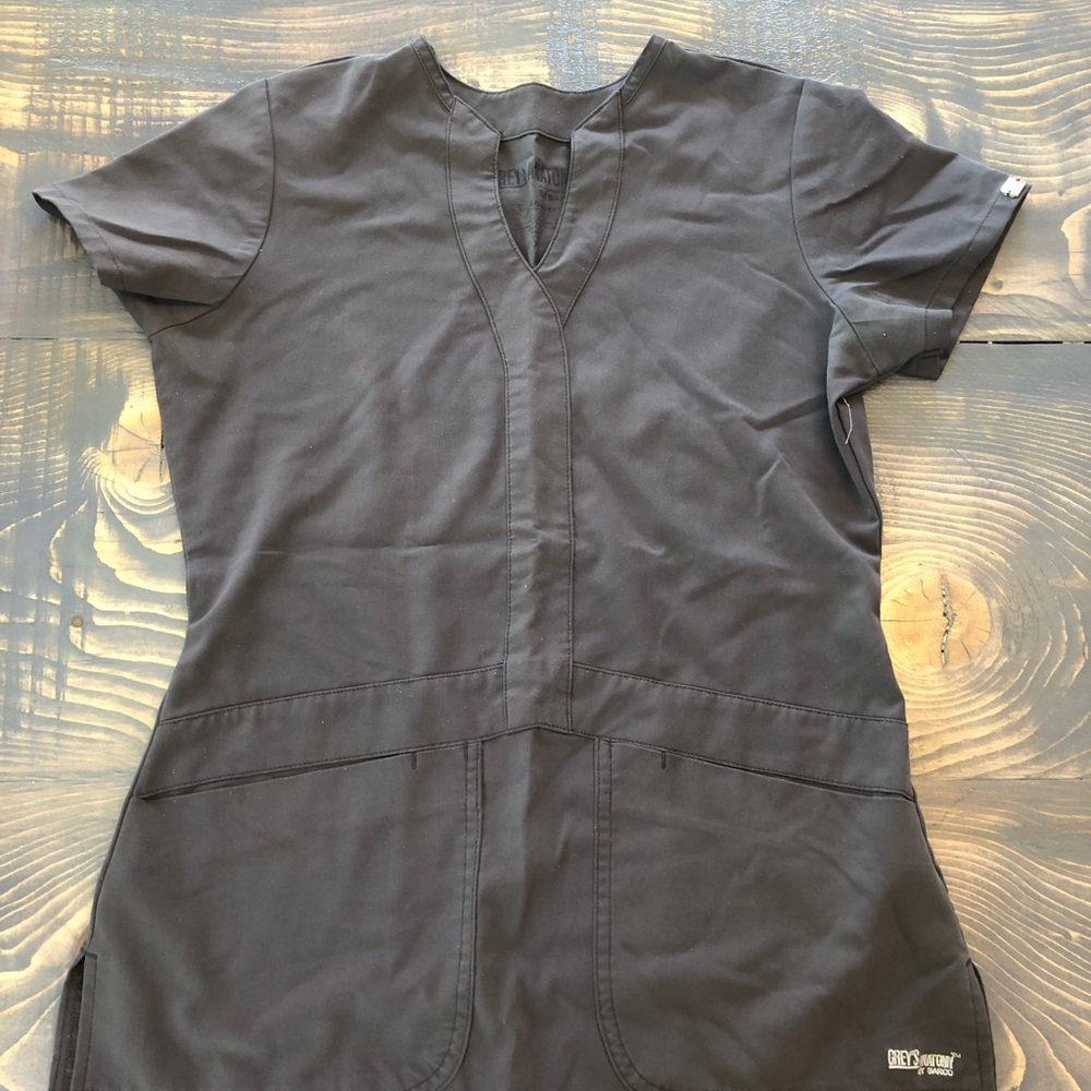 Scrub top